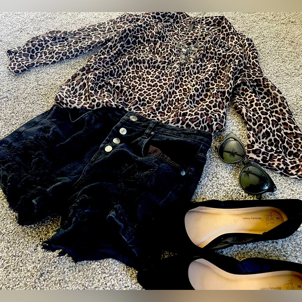 SET OF 3 DRESS BLOUSES!!💙😍🖤